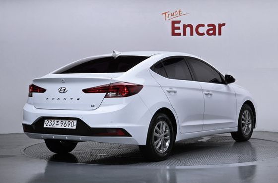 Hyundai AVANTE 1.6 Smart — пробег 33 594 км — фото 2 из 5