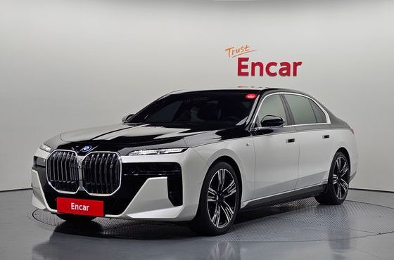 BMW i7 xDrive 60 M sport — пробег 31 987 км — фото 1 из 5