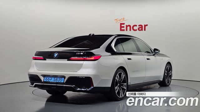 BMW i7 xDrive 60 M sport — пробег 31 987 км — фото 2 из 5