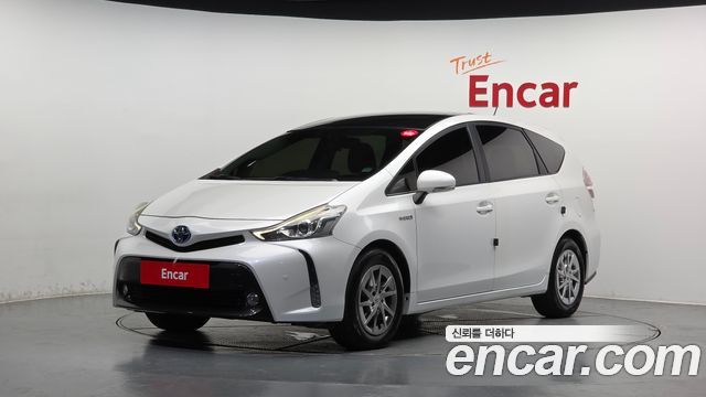 Toyota Prius 1.8 — пробег 119 858 км — фото 1 из 5