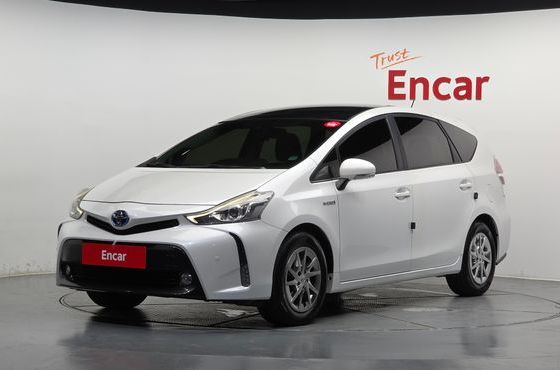 Toyota Prius 1.8 — пробег 119 858 км — фото 1 из 5