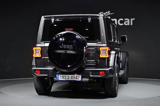 Jeep Wrangler 2.0 Overland 4Door — пробег 88 377 км — фото 4 из 5