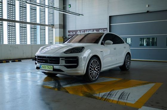 Porsche Cayenne 3.0 S E-Hybrid Coupe — пробег 14 105 км — фото 3 из 5
