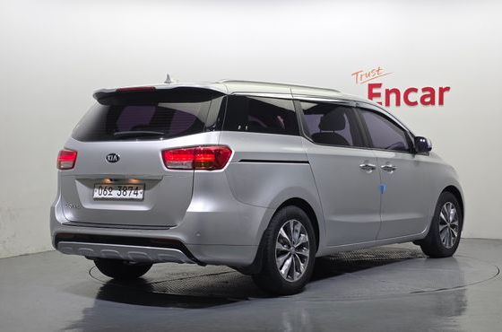 Kia Carnival 9-seater Luxury — пробег 189 023 км — фото 2 из 5