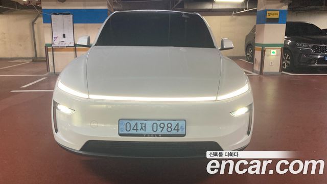 Tesla Model Y Premium RWD — пробег 300 км — фото 1 из 5