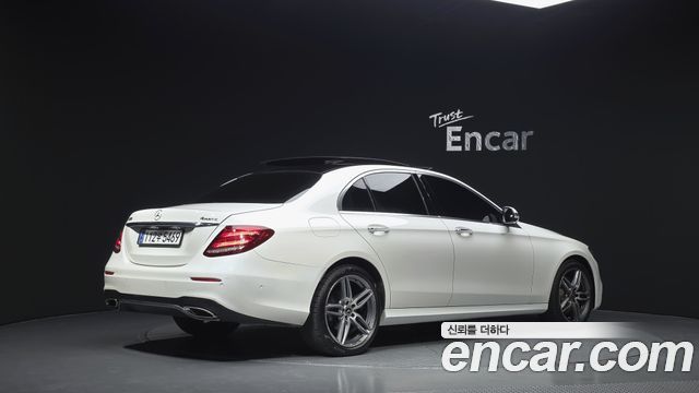 Mercedes-Benz E-Class E300 4MATIC AMG Line — пробег 182 005 км — фото 2 из 5