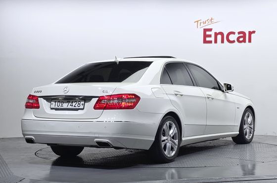Mercedes-Benz E-Class E220 CDI Avantgarde — пробег 178 838 км — фото 2 из 5