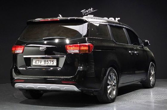 Kia Carnival 9-seater Prestige — пробег 128 018 км — фото 2 из 5