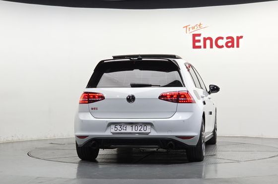 Volkswagen Golf 2.0 GTI — пробег 95 120 км — фото 4 из 5
