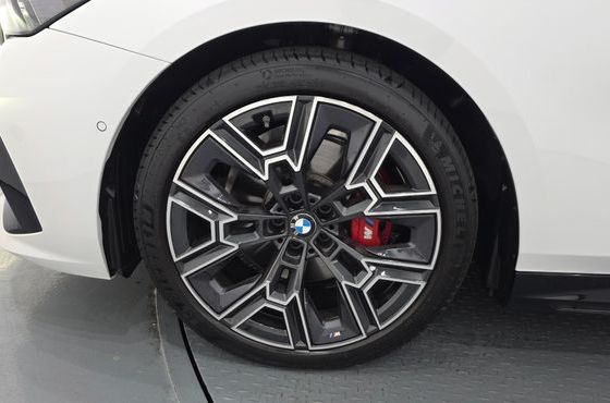 BMW 5-Series 530i xDrive M Sport Pro Special Edition — пробег 5 090 км — фото 5 из 5