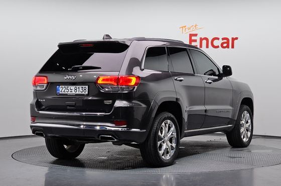 Jeep Cherokee 3.6 Summit WK2 — пробег 103 828 км — фото 2 из 5
