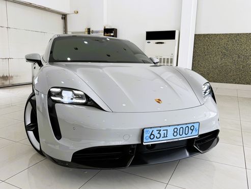 Porsche Taycan Turbo S — пробег 13 509 км — фото 1 из 5