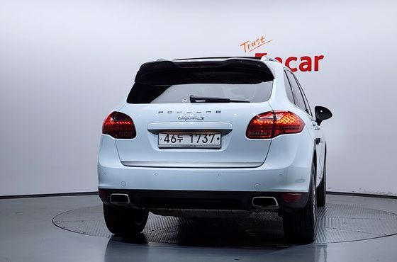 Porsche Cayenne 3.0 Diesel Platium Edition 958 — пробег 143 404 км — фото 4 из 5