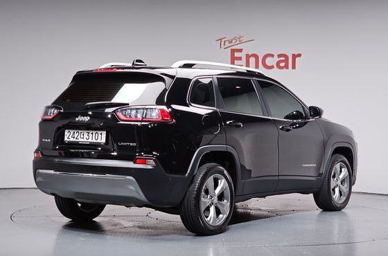 Jeep Cherokee 2.4 Limited AWD — пробег 19 071 км — фото 2 из 5