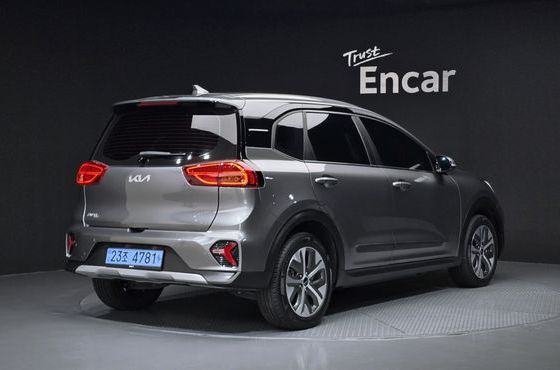 Kia Niro Air — пробег 128 025 км — фото 2 из 5