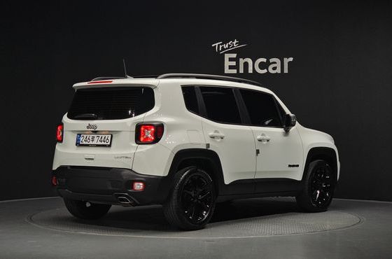 Jeep Renegade 1.3 Limited — пробег 30 794 км — фото 2 из 5