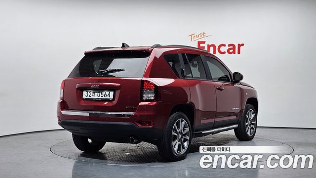 Jeep Compass 2.4 Limited 1st — пробег 65 609 км — фото 2 из 5