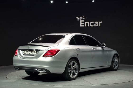 Mercedes-Benz C-Class C220 d Avantgarde — пробег 72 677 км — фото 2 из 5