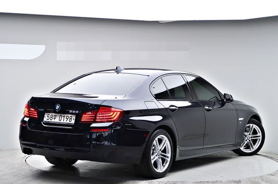 BMW 5-Series 528i xDrive Aero Dynamic Special Edition — пробег 77 455 км — фото 2 из 5