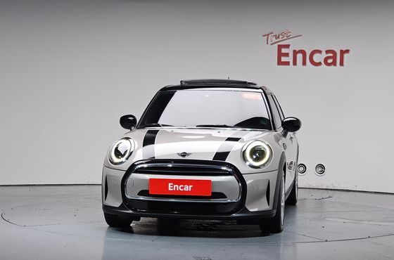 Mini Cooper 5-Door Classic Plus 3rd — пробег 25 466 км — фото 3 из 5