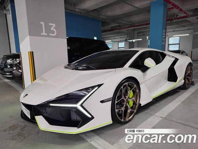 Lamborghini Revuelto 6.5 V12 — пробег 1 300 км — фото 1 из 5