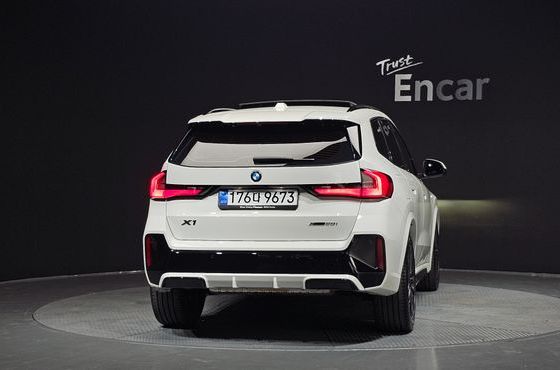 BMW X1 xDrive 20i M Sport — пробег 11 785 км — фото 4 из 5