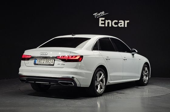 Audi A4 40 TFSI Premium — пробег 65 486 км — фото 2 из 5