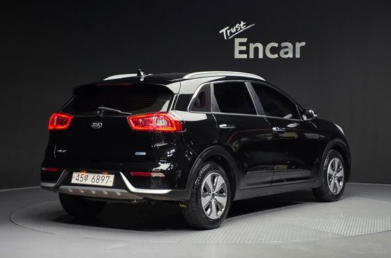 Kia Niro Prestige — пробег 37 955 км — фото 2 из 5