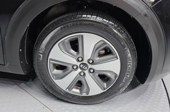 Kia Niro Prestige — пробег 37 955 км — фото 5 из 5