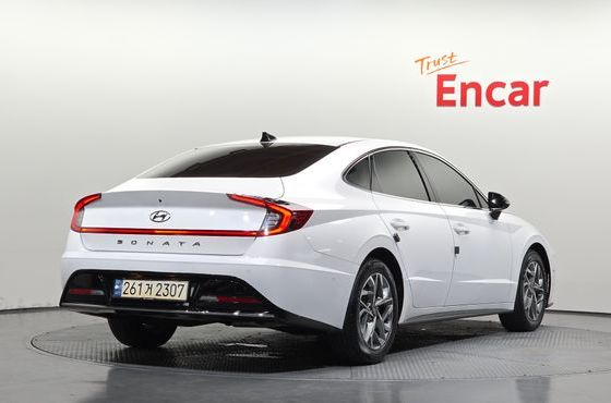 Hyundai Sonata 2.0 Premium Plus — пробег 47 613 км — фото 2 из 5