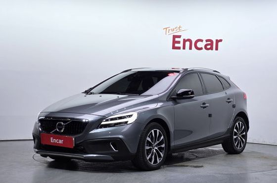 Volvo V40 D3 — пробег 51 749 км — фото 1 из 5