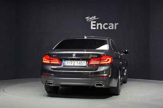 BMW 5-Series 520d xDrive M Sport Package Plus — пробег 48 647 км — фото 4 из 5