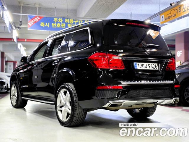 Mercedes-Benz GL-Class GL550 4MATIC — пробег 128 843 км — фото 3 из 5