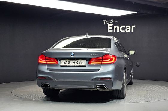 BMW 5-Series 530i M Sport Package Plus — пробег 181 288 км — фото 4 из 5