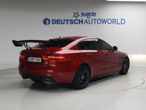 Jaguar XE 3.0 SC S — пробег 111 474 км — фото 5 из 5