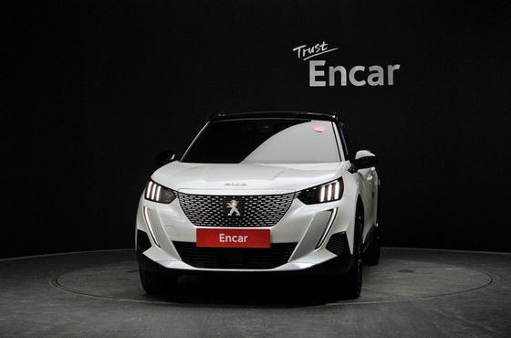 Peugeot 2008 EV GT — пробег 8 042 км — фото 3 из 5