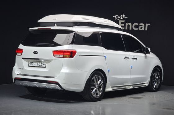 Kia Carnival 9-seater Outdoor Prestige — пробег 88 596 км — фото 2 из 5