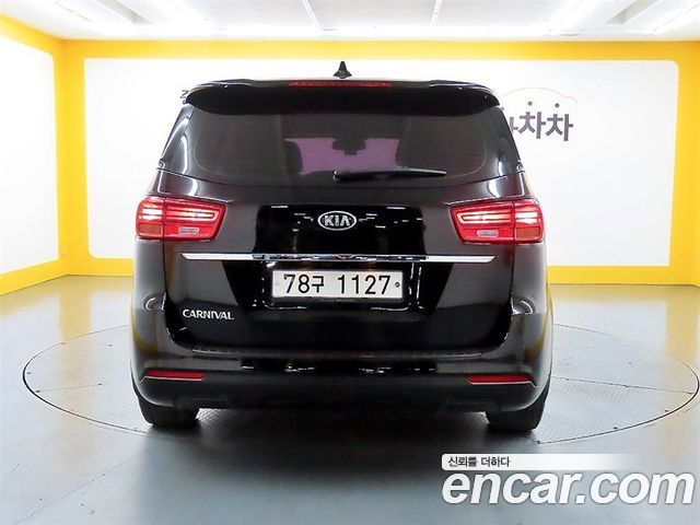 Kia Carnival из Кореи Encar