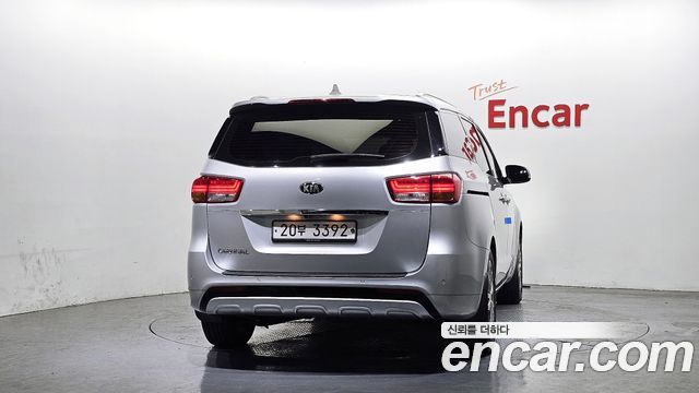 Kia Carnival из Кореи Encar