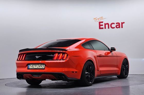 Ford Mustang Coupe — пробег 98 972 км — фото 2 из 5