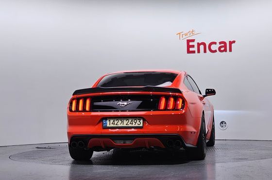 Ford Mustang Coupe — пробег 98 972 км — фото 4 из 5
