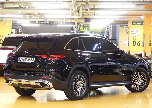 Mercedes-Benz GLC-Class GLC 300 4MATIC Avantgarde — пробег 8 000 км — фото 2 из 5