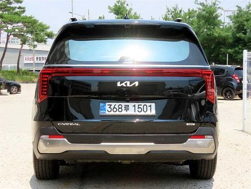 Kia Carnival HEV 9seater Signature — пробег 9 944 км — фото 4 из 5
