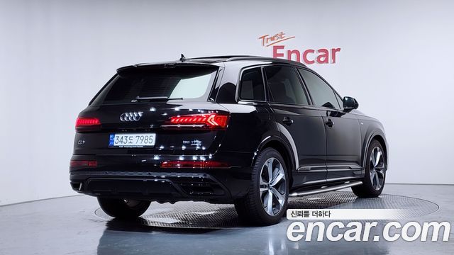 Audi Q7 55 TFSI Quattro Premium — пробег 27 107 км — фото 2 из 5