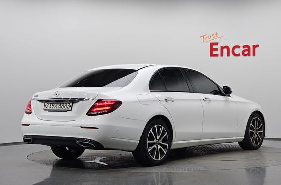 Mercedes-Benz E-Class E250 Avantgarde — пробег 97 705 км — фото 2 из 5