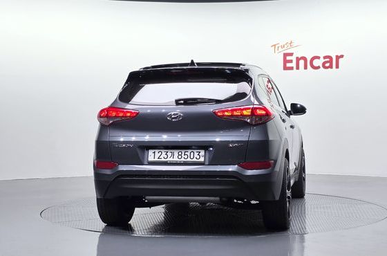 Hyundai Tucson Diesel 1.7 2WD Style — пробег 67 987 км — фото 4 из 5