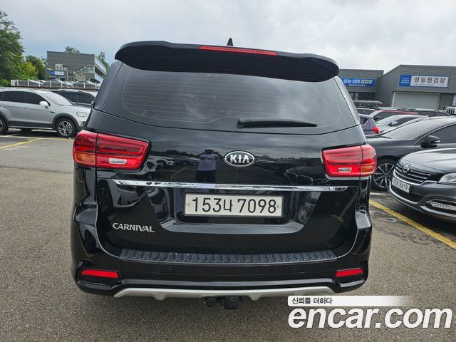 Kia Carnival 9-Seater Prstige — пробег 144 297 км — фото 5 из 5
