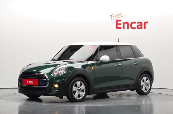 Mini Cooper 5Door Standard 3rd — пробег 38 151 км — фото 1 из 5