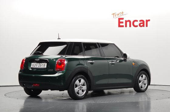 Mini Cooper 5Door Standard 3rd — пробег 38 151 км — фото 2 из 5
