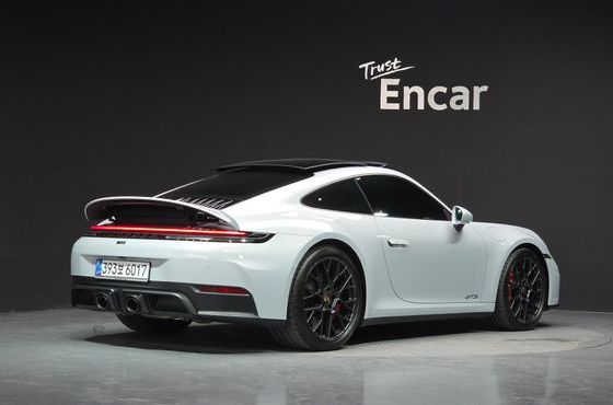 Porsche 911 Carrera 4 GTS — пробег 575 км — фото 2 из 5